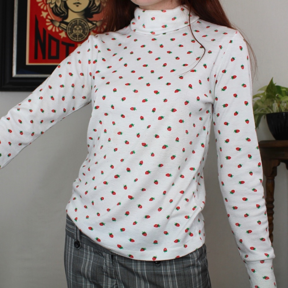 Vintage Strawberry Turtleneck